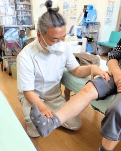 膝の運動療法をしているところ